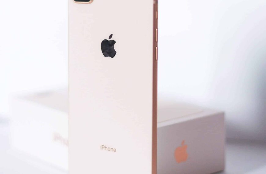 ما اسم هاتف آبل القادم؟ iPhone SE 3 أم iPhone SE Plus 5G؟